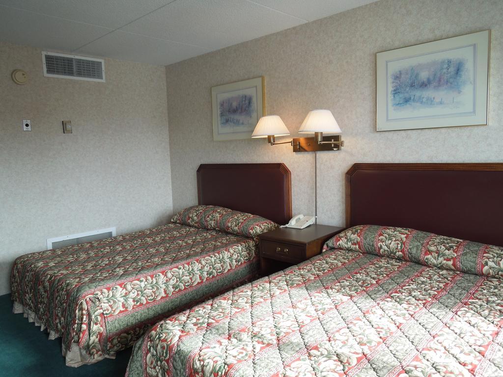 Central Plaza Hotel Cheyenne Room photo